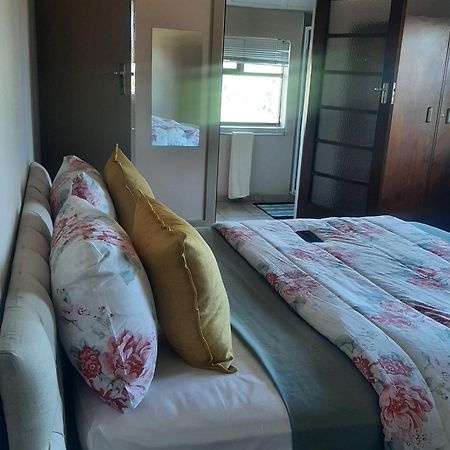 Triple S Guest House Cape Town Exterior photo