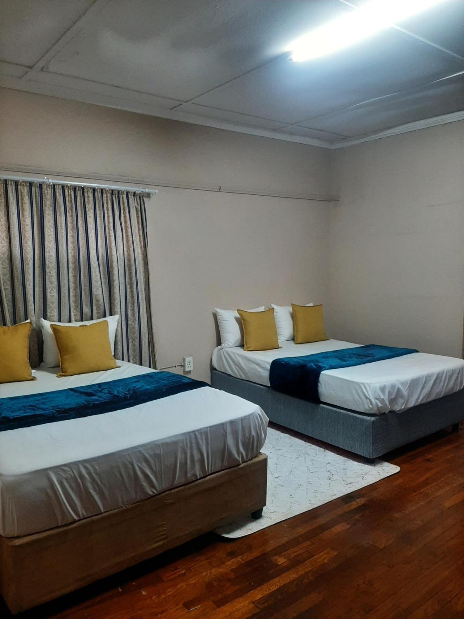 Triple S Guest House Cape Town Exterior photo