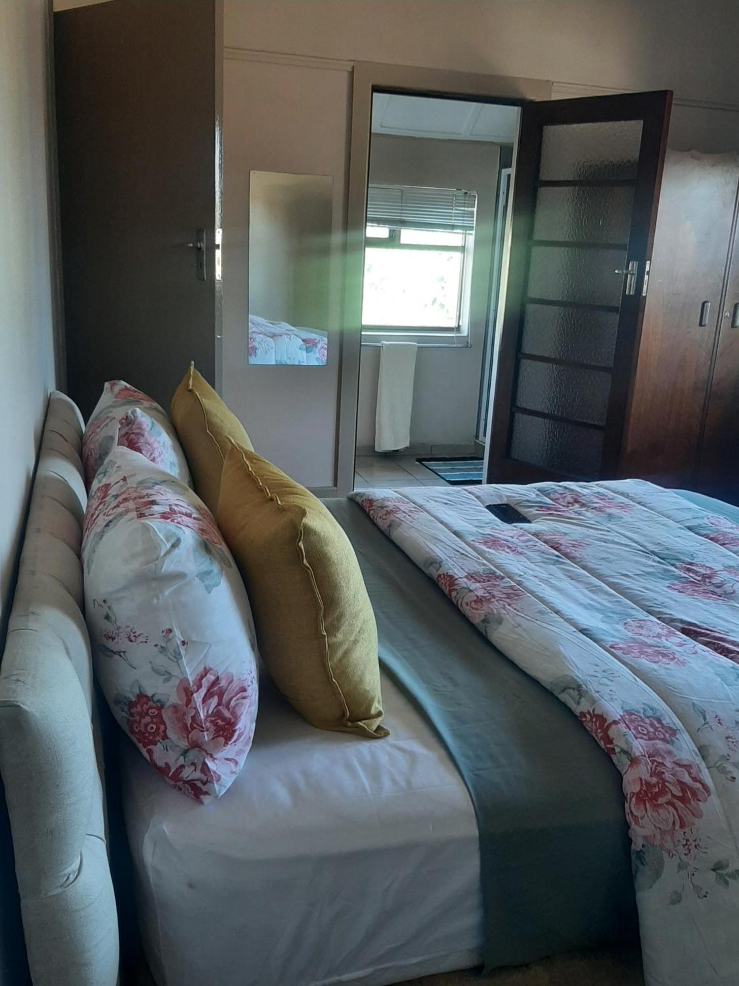 Triple S Guest House Cape Town Exterior photo